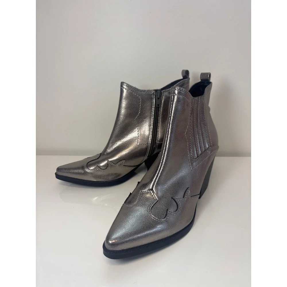 New Indigo Rd Ankle Boots Booties Metallic Silver Side Zip Shoes Womens Size 8.5